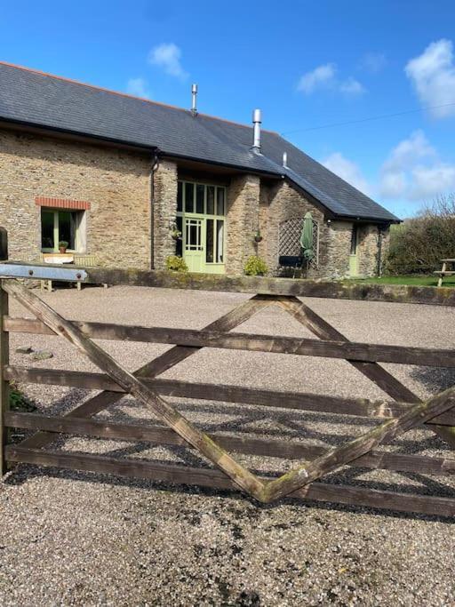 The Wheelhouse At Hewish Mill Villa Bittadon Bagian luar foto