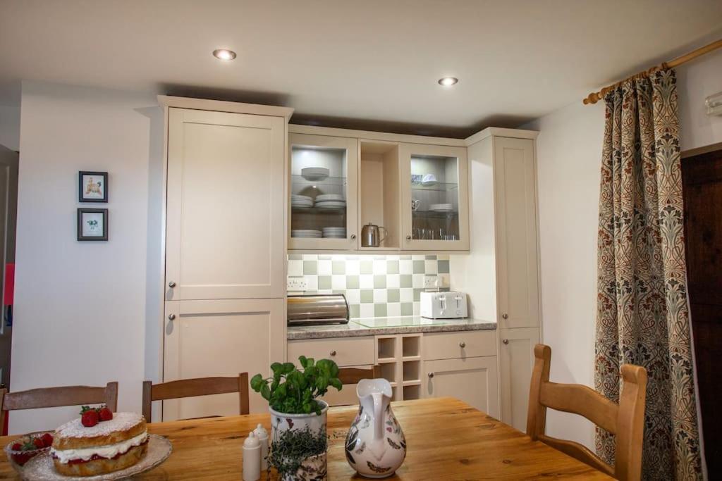 The Wheelhouse At Hewish Mill Villa Bittadon Bagian luar foto